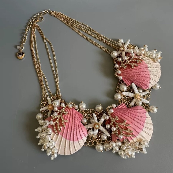 Betsey Johnson Mermaid Ombre Seashell & Pearl Statement Necklace New - Picture 2 of 11